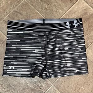 Under Armour women’s 3” compression size large NWT athleisure volleyball